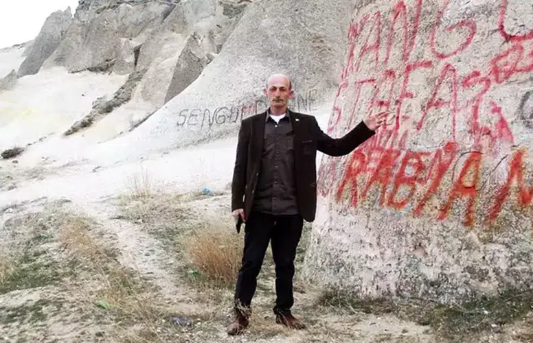 KAYSERİ'DEKİ PERİ BACALARINA SPREY İLE YAZI TAHRİBATI YAPILDI!