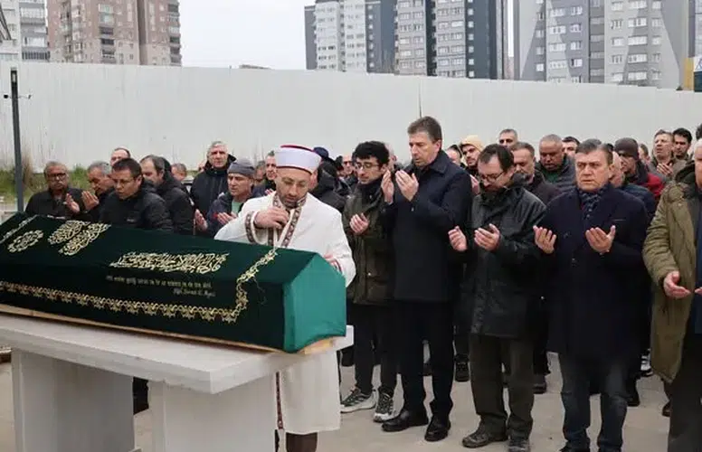 EMEKÇİ GAZETECİ OKTAY APAYDIN TOPRAĞA VERİLDİ!