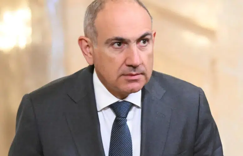 ERMENİSTAN BAŞBAKANI NİKOL PAŞİNYAN KİLİSEDE SALDIRIYA UĞRADI!