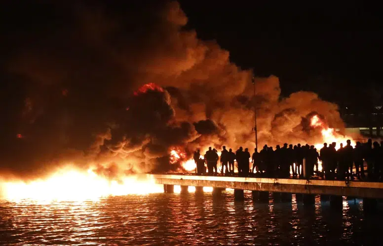 BODRUM’DA 5 YATTA ÇIKAN ŞÜPHELİ YANGIN SONUCU 7 YAT YANDI!