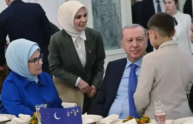 ERDOĞAN DEVLET HİMAYESİNDEKİ ÇOCUKLARLA İFTARDA BULUŞTU!
