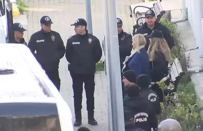 POLİSTE GÖZALTINDA BULUNDURULAN ÜNLÜLER ADLİ TIP'A GÖTÜRÜLDÜ!