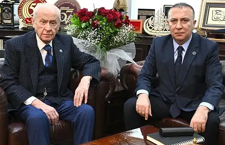 MHP'DEN İSTİFA EDEN  İZZET ULVİ YÖNTER'DEN İLK AÇIKLAMA GELDİ!