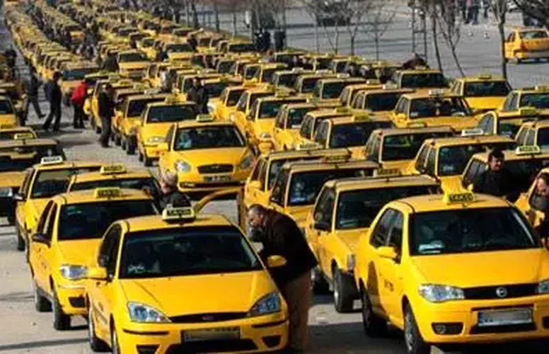 TAKSİDE YENİ DÖNEM BAŞLADI! MÜŞTERİLER BUNU YAPMAZSA CEZA YİYECEK!