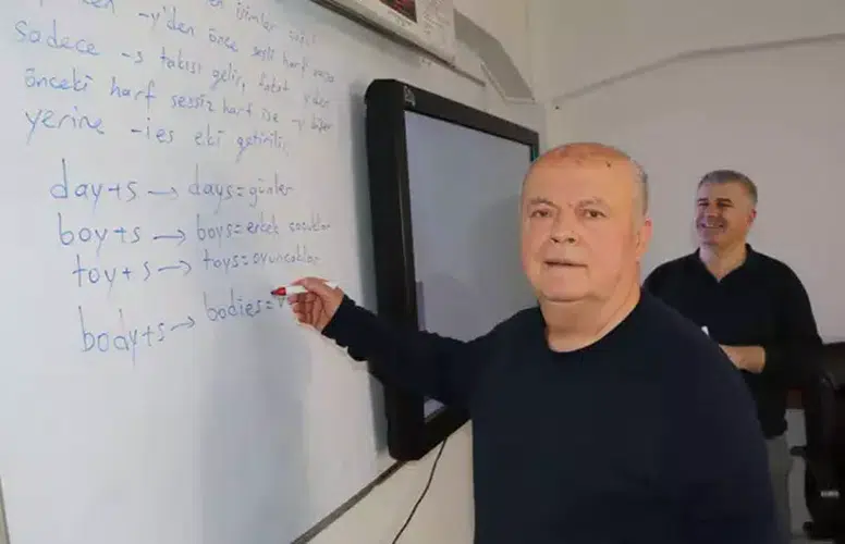 AHMET DEDE TÜRKÇE BİLMEYEN TORUNU İÇİN İNGİLİZCE ÖĞRENİYOR!