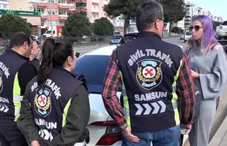 POLİSLERE YAKALANAN VE CEZA YİYEN KORSAN TAKSİCİ MÜŞTERİLERİ SUÇLADI!