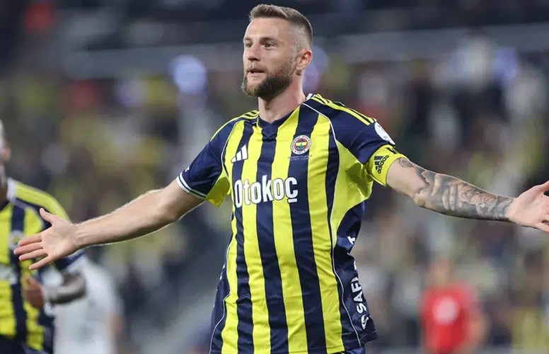 FENERBAHÇE KAPTANI SKRNİAR'IN EVİNE HIRSIZ GİREREK SERVET ÇALDI!