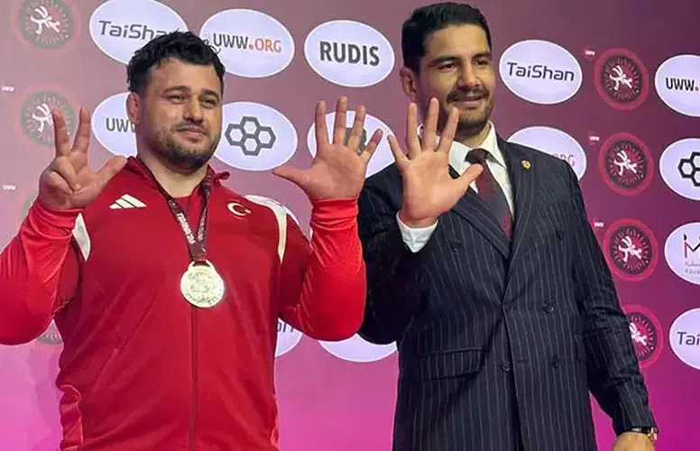 RIZA KAYAALP'İN ŞAMPİYONLUĞUNUN ARKASINDA KIZININ ROLÜ!