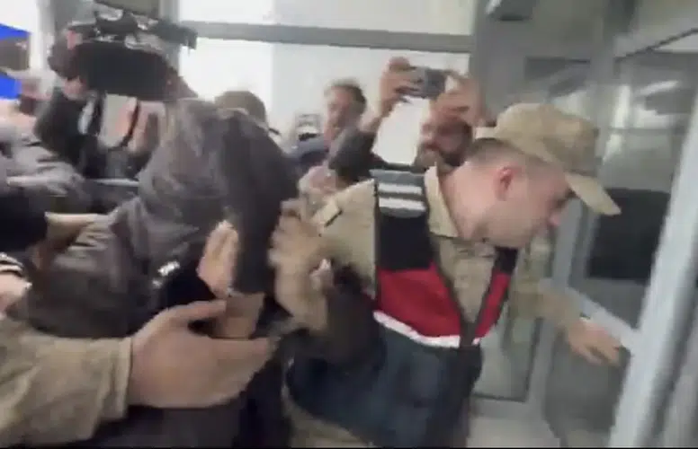 FLAŞ GELİŞME! ESKİ BAŞHEKİM ÖZDEMİR ADLİYEYE ÇIKARILDI!