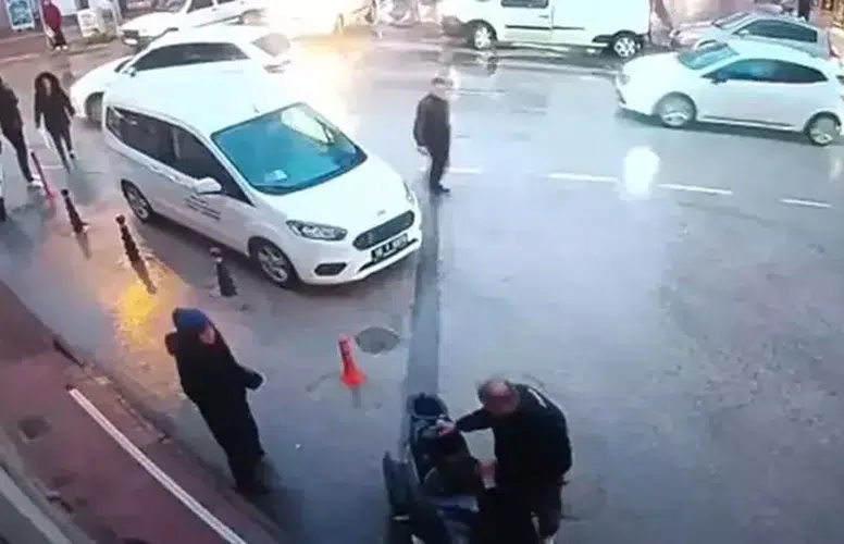 TRAFİKTE BIÇAK ÇEKEN MOTOSİKLET SÜRÜCÜ 180 BİN TL CEZA YEDİ!