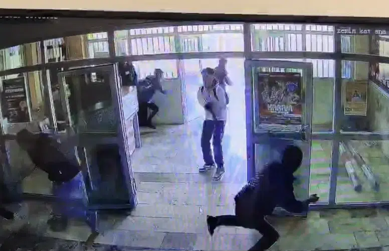 SİVEREK’DE ESKİ ÖĞRENCİ OKULDA İŞTE BÖYLE DEHŞET SAÇMIŞ!