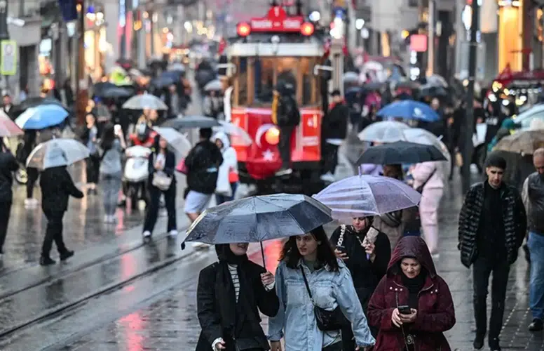 İSTANBULLULAR DİKKAT! KUVVETLİ YAĞIŞ GELİYOR!