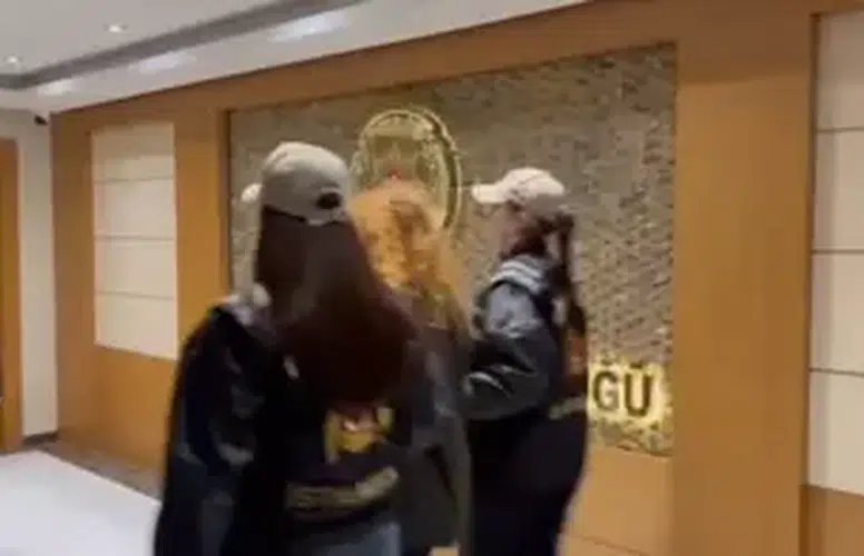 POLİSLERLE YÖNELİK ALAYCI İFADE İLE VİDEO ÇEKENLERDEN BİRİ TUTUKLANDI!