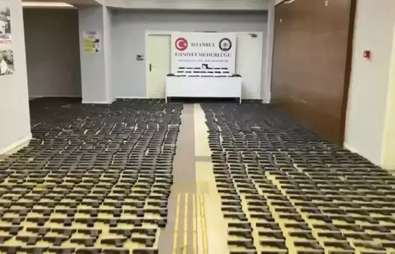 PENDİK'DE SU DEPOSUNDA BİNLERCE SİLAH PARÇASI ELE GEÇTİ!