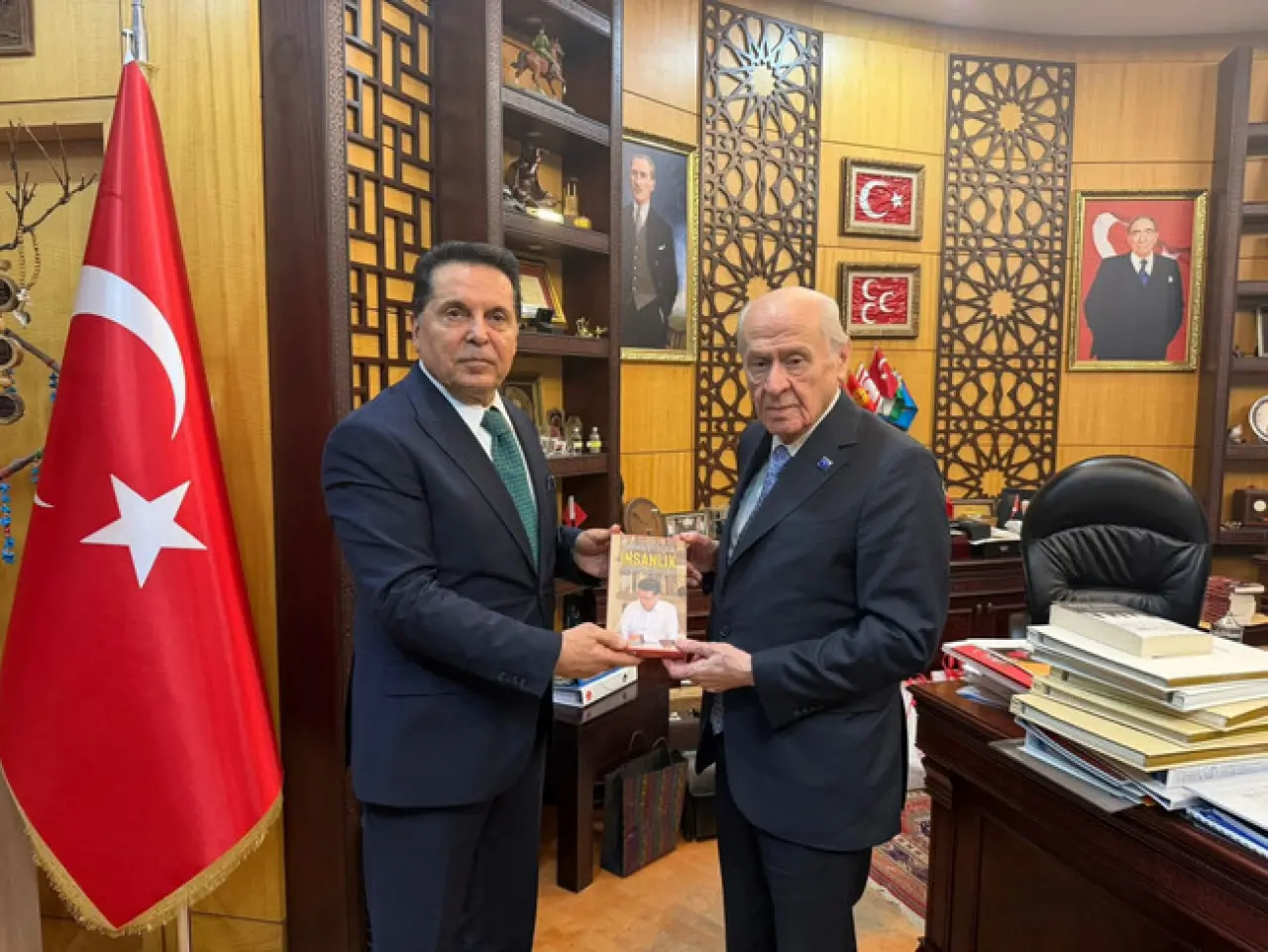 CHP'li Ahmet Özer'den Bahçeli'ye ziyaret! Görüşmede bunlar konuşuldu... - Resim : 1