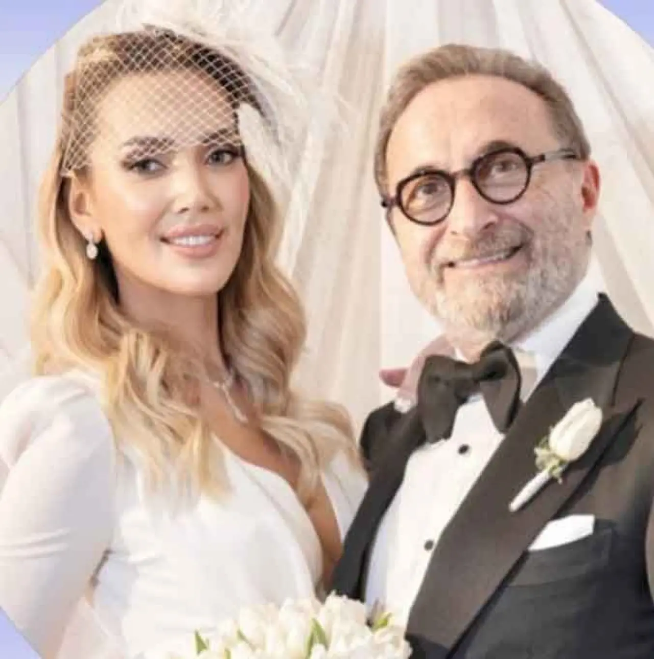 İstanbul sosyetesinin ünlü ismi gizli aşkıyla evlendi - Resim : 1