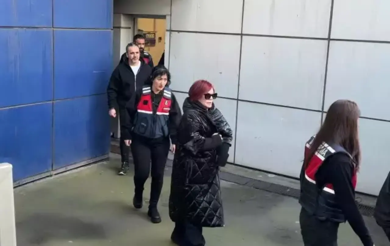 Gözaltındaki Oktay Kaynarca ve Emel Müftüoğlu'ndan ilk görüntü - Resim : 1