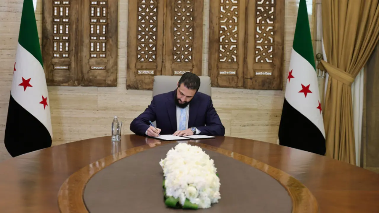 Ahmet Şara duyurdu: Şam ile SDG yeni anlaşma yaptı, YPG beyaz bayrak çekti