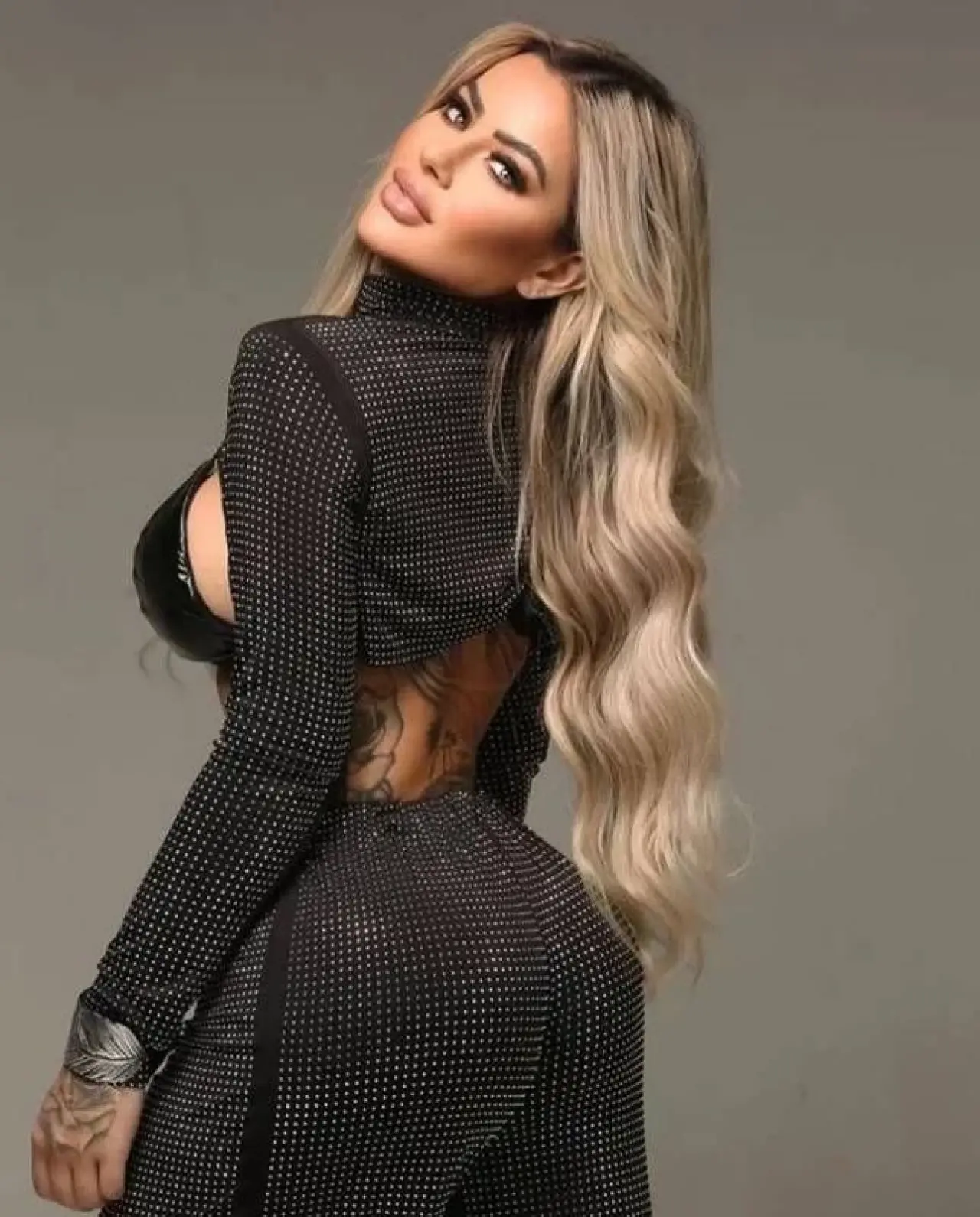 Ünlü fenomen estetik kurbanı oldu! Ameliyat sonrası hayatını kaybetti - Sayfa 2