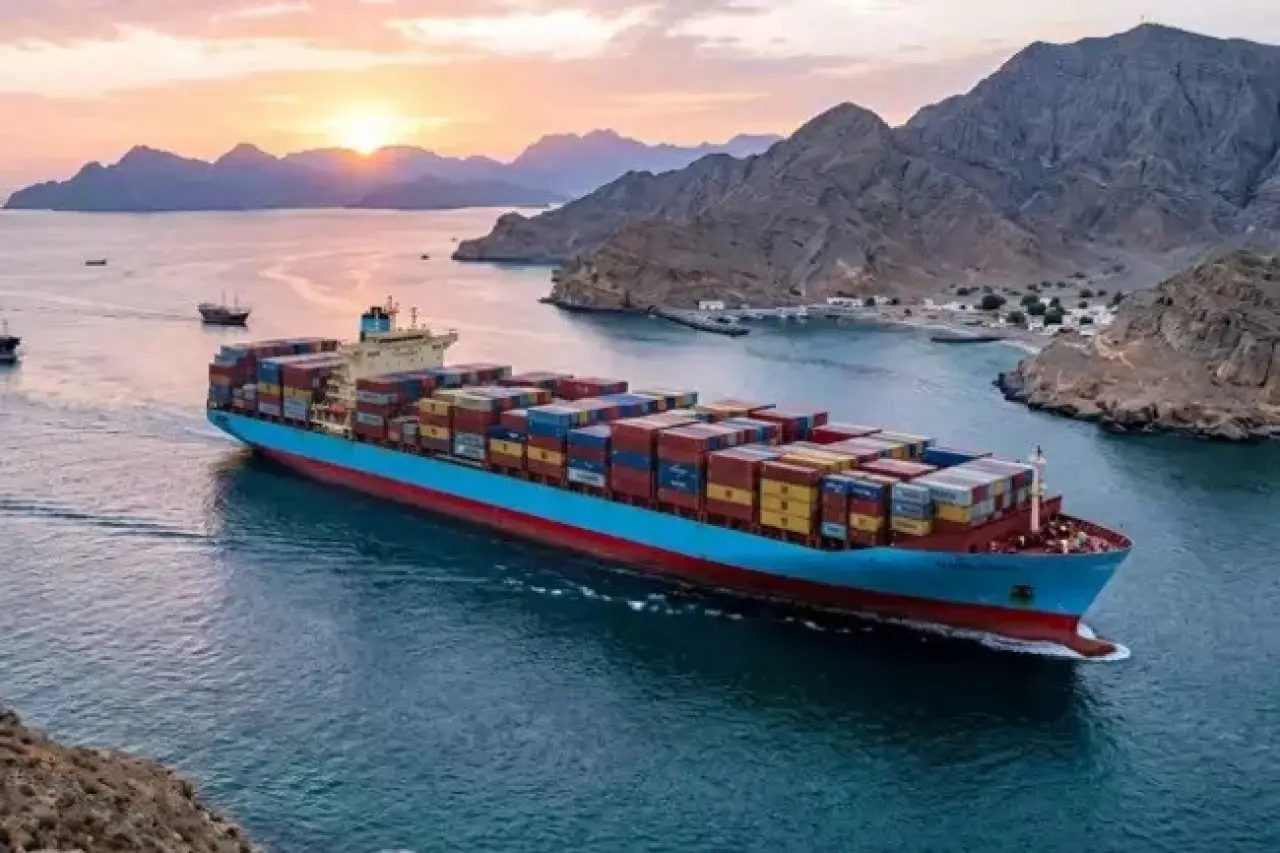 İran Hürmüz Boğazı'nı 'resmen kapattığını' açıkladı: "Geçmeye çalışanı yakarız..." - Resim : 1