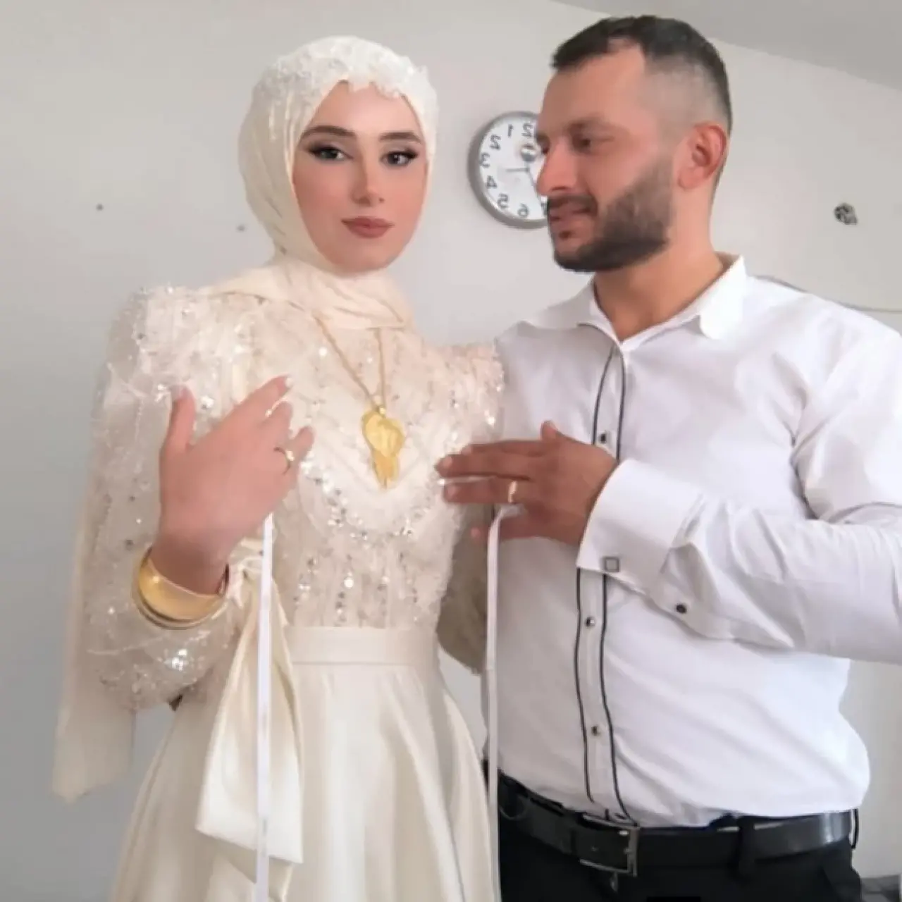 Kına eğlencesinden sonra evlerine dönmüşler: Genç çift düğün sabahı ölü bulundu! - Resim : 1