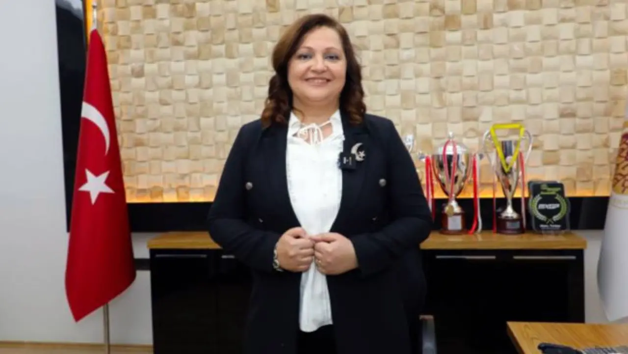 Tantana boşa düştü... Burcu Köksal’dan Sinan Burhan ve Mehmet Çiçek'in "AK Parti'ye geçecek" iddiasına saatler sonra yalanlama!