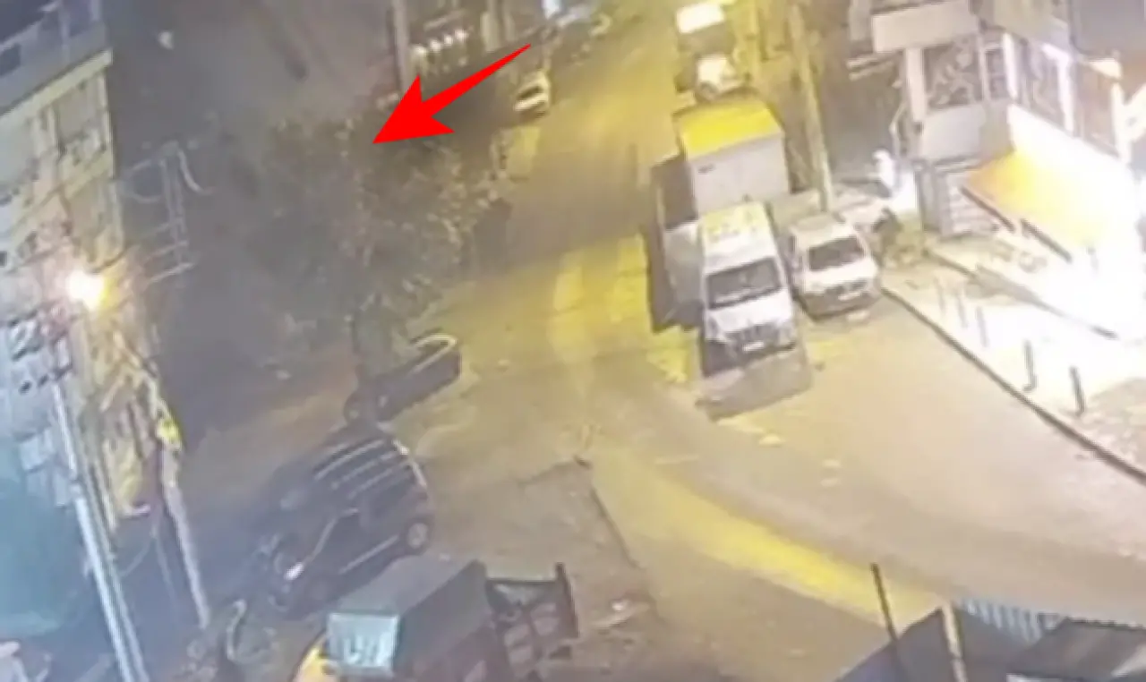 7 katlı bina saniyeler içinde yerle bir oldu! Gebze'deki binanın çökme anı kamerada!