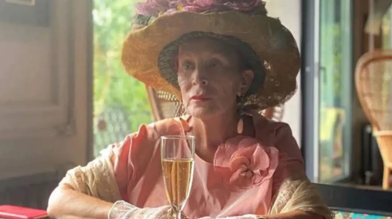 Casusluk dosyası ve gizemli bir ölüm... Havuzdaki cansız bedenin sırrı... Kim bu Seher Alaçam - Resim : 2