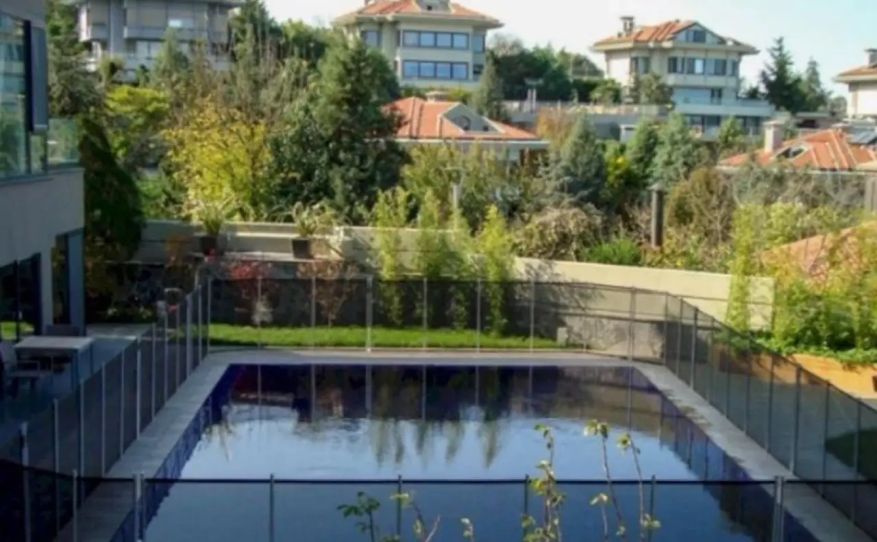 Casusluk dosyası ve gizemli bir ölüm... Havuzdaki cansız bedenin sırrı... Kim bu Seher Alaçam - Resim : 4