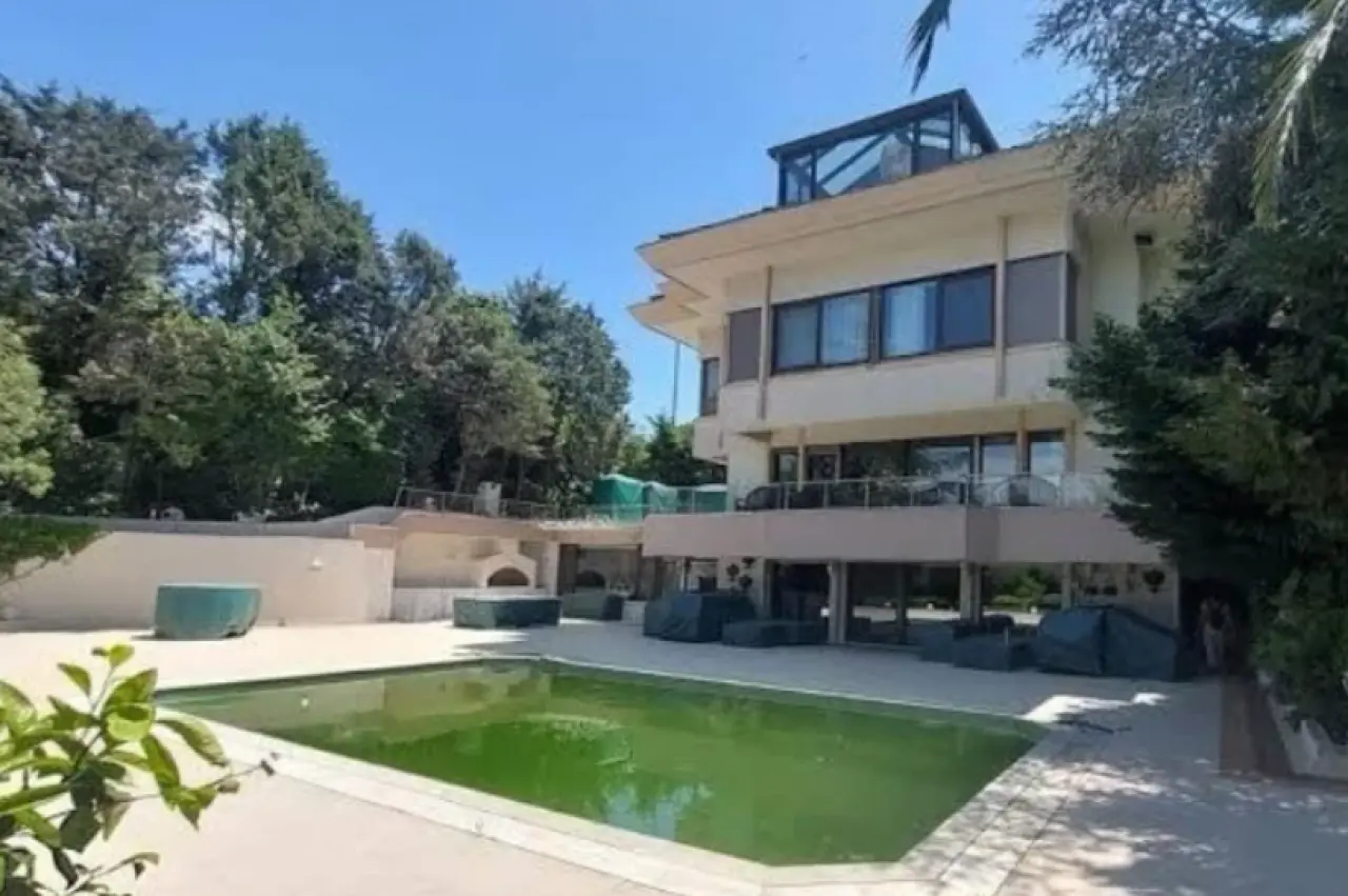 Casusluk dosyası ve gizemli bir ölüm... Havuzdaki cansız bedenin sırrı... Kim bu Seher Alaçam - Resim : 1