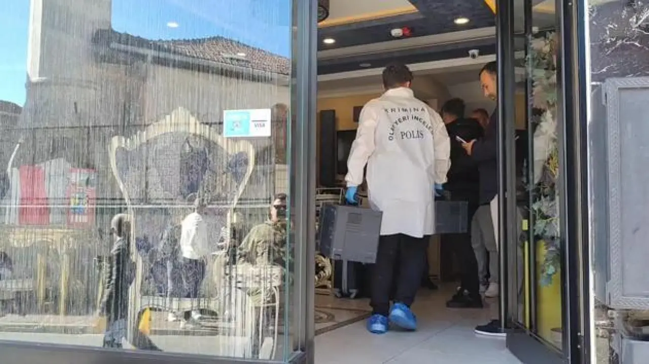 Fatihte gıda zehirlenmesi şüphesi: Gözaltı sayısı 8e yükseldi; otel mühürlendi